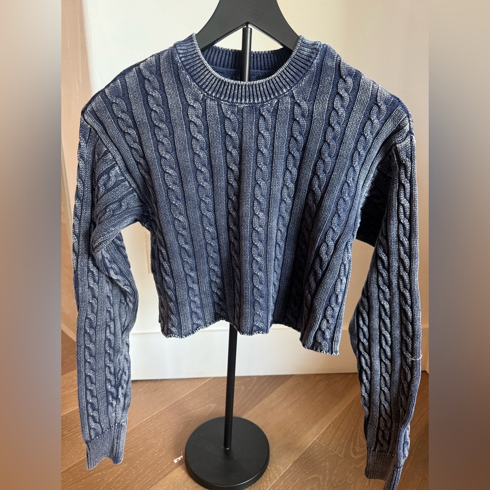 Aerie blue kids crewneck sweater size XS.